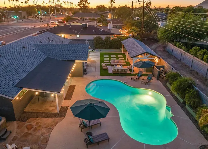 Backyard Oasis Pool Hot Tub Games & *