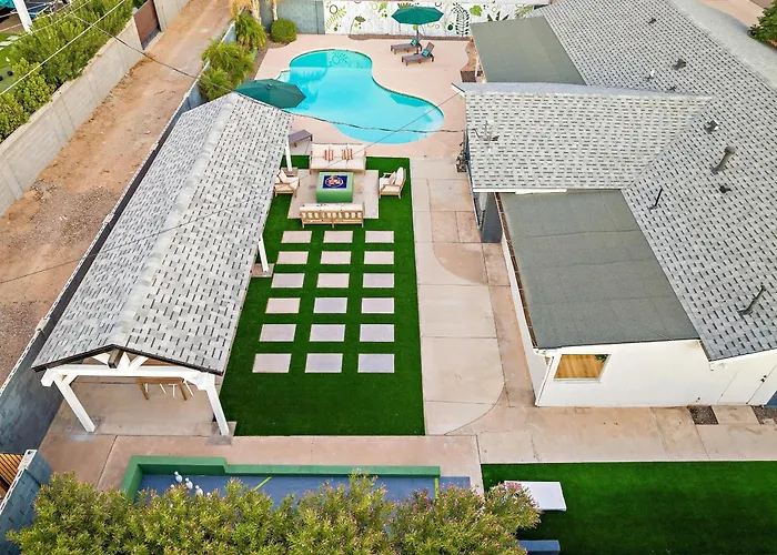 Backyard Oasis Pool Hot Tub Games & *