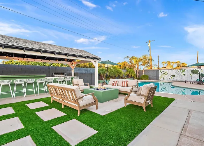 Holiday home Backyard Oasis Pool Hot Tub Games & *