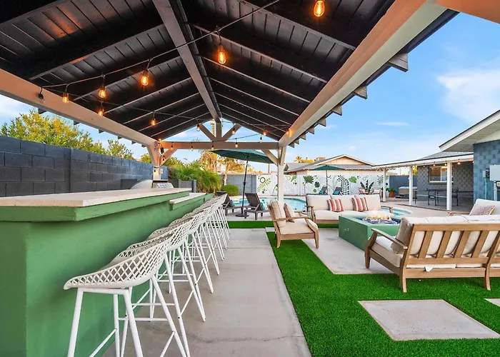 Backyard Oasis Pool Hot Tub Games & *