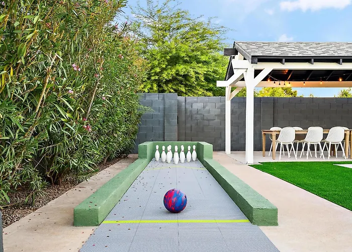 Holiday home Backyard Oasis Pool Hot Tub Games &